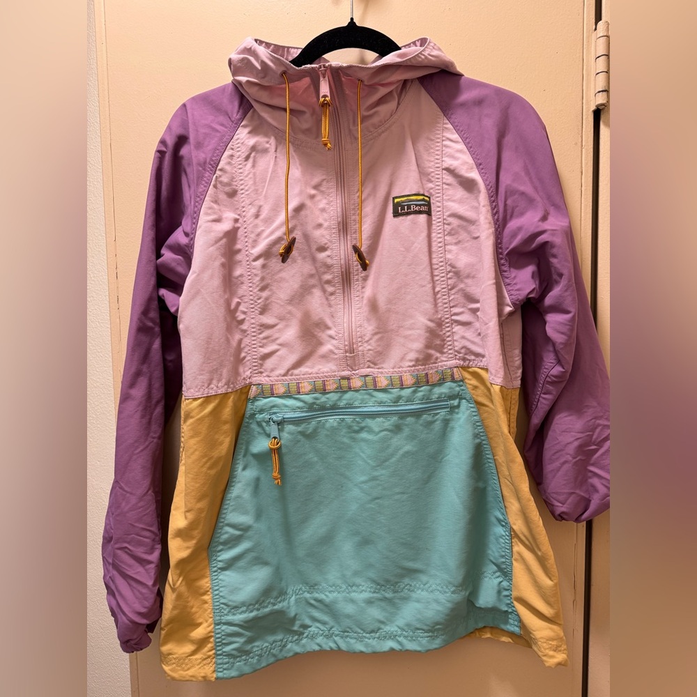 LL Bean Women's Mountain Classic Anorak, Small